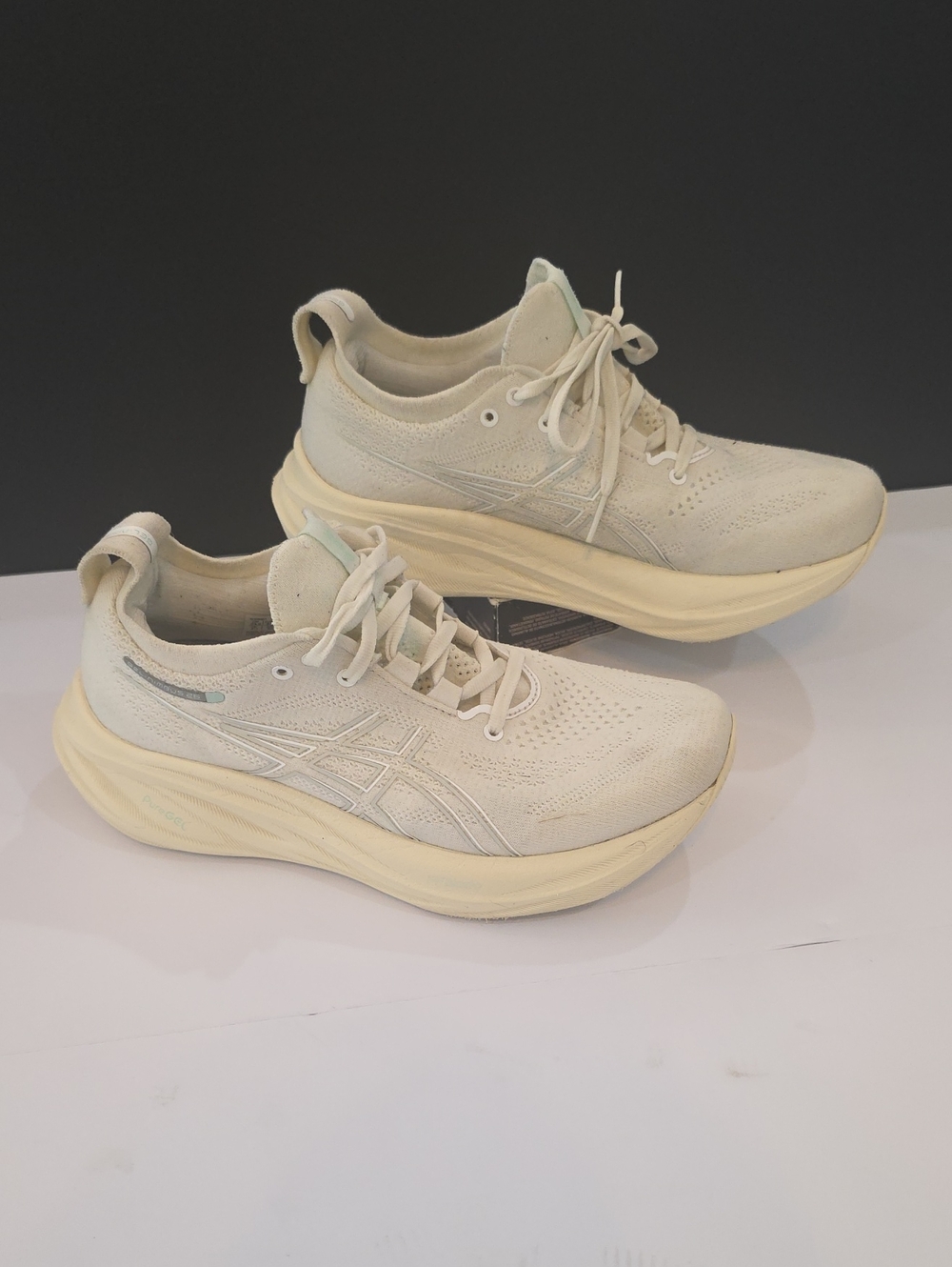 Asics Gel-Nimbus 26 Women’s Cream and Light Blue Athletic Running Shoes Size 6.5